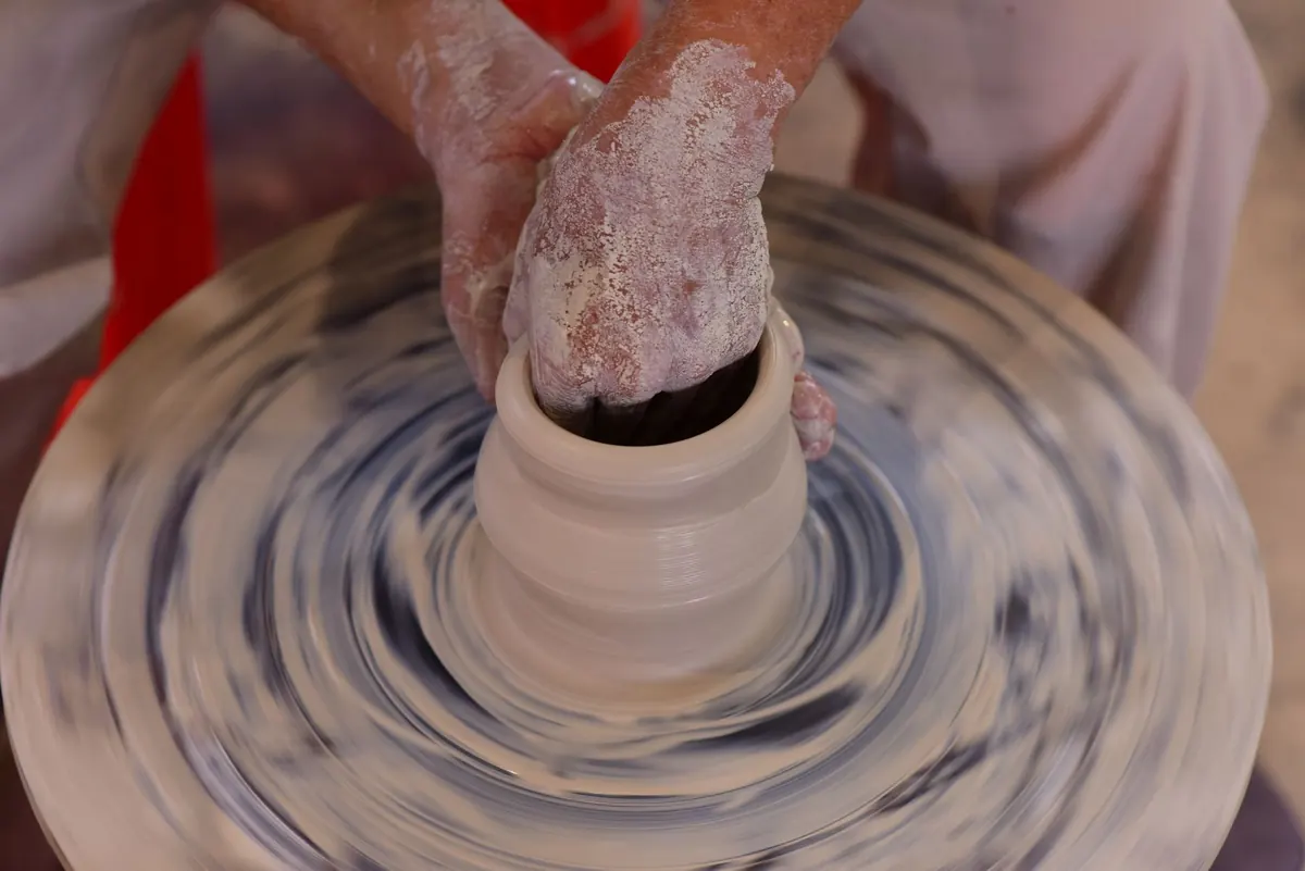 A Beginner's Guide to Choosing a Pottery Wheel