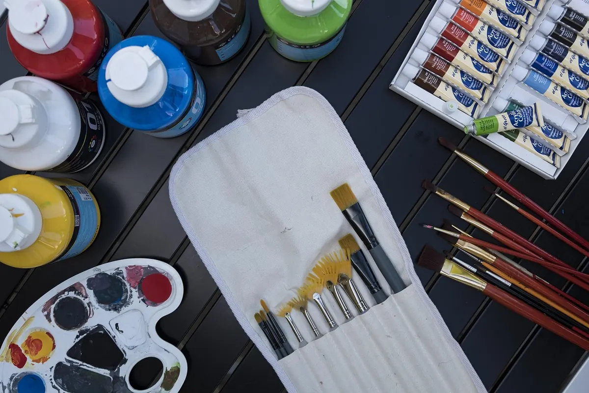 Acrylic vs Oil Paint: Which Is Better for Beginners?